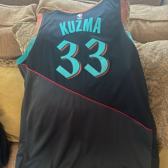 Signed! Authentic Kyle Kuzma Washington Jersey. XL new with tags - Picture 3 of 6